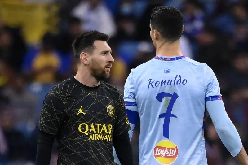 ronaldo-va-messi-ai-gioi-hon